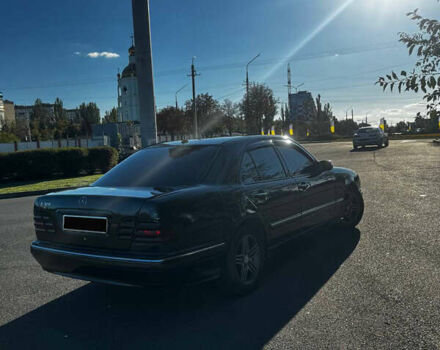 Синій Мерседес Е-Клас, об'ємом двигуна 3.23 л та пробігом 438 тис. км за 3999 $, фото 16 на Automoto.ua