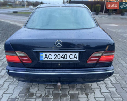 Синій Мерседес Е-Клас, об'ємом двигуна 2.4 л та пробігом 381 тис. км за 3000 $, фото 4 на Automoto.ua