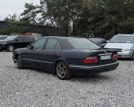 Синій Мерседес Е-Клас, об'ємом двигуна 3.2 л та пробігом 450 тис. км за 3499 $, фото 2 на Automoto.ua