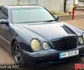 Синий Мерседес Е-Класс, объемом двигателя 2.1 л и пробегом 400 тыс. км за 3700 $, фото 1 на Automoto.ua