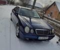 Синий Мерседес Е-Класс, объемом двигателя 2.2 л и пробегом 329 тыс. км за 4500 $, фото 1 на Automoto.ua