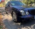 Синий Мерседес Е-Класс, объемом двигателя 2 л и пробегом 385 тыс. км за 3313 $, фото 2 на Automoto.ua