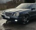Синій Мерседес Е-Клас, об'ємом двигуна 2 л та пробігом 300 тис. км за 4700 $, фото 1 на Automoto.ua