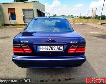 Синий Мерседес Е-Класс, объемом двигателя 4.3 л и пробегом 0 тыс. км за 4400 $, фото 2 на Automoto.ua