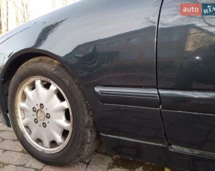 Синий Мерседес Е-Класс, объемом двигателя 2 л и пробегом 480 тыс. км за 3700 $, фото 10 на Automoto.ua