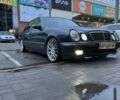 Синий Мерседес Е-Класс, объемом двигателя 3.2 л и пробегом 460 тыс. км за 4000 $, фото 4 на Automoto.ua
