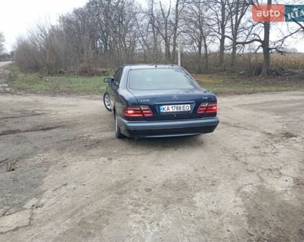 Синий Мерседес Е-Класс, объемом двигателя 2.15 л и пробегом 460 тыс. км за 2550 $, фото 3 на Automoto.ua