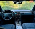 Синий Мерседес Е-Класс, объемом двигателя 2.2 л и пробегом 342 тыс. км за 3999 $, фото 12 на Automoto.ua