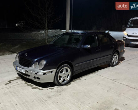 Синий Мерседес Е-Класс, объемом двигателя 2.1 л и пробегом 500 тыс. км за 2199 $, фото 6 на Automoto.ua