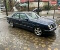 Синий Мерседес Е-Класс, объемом двигателя 2.1 л и пробегом 380 тыс. км за 5555 $, фото 1 на Automoto.ua