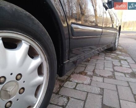 Синий Мерседес Е-Класс, объемом двигателя 2 л и пробегом 480 тыс. км за 3700 $, фото 12 на Automoto.ua