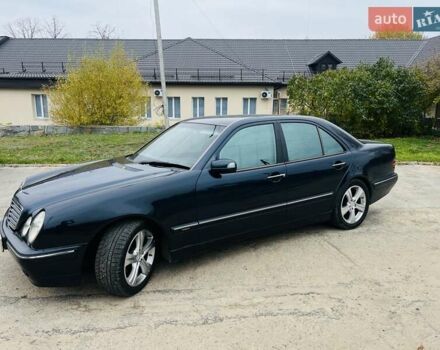 Синий Мерседес Е-Класс, объемом двигателя 2.15 л и пробегом 395 тыс. км за 5000 $, фото 3 на Automoto.ua