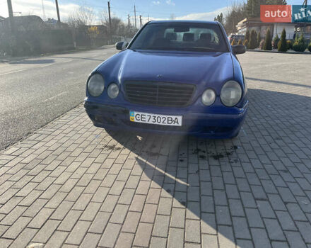 Синий Мерседес Е-Класс, объемом двигателя 2.2 л и пробегом 400 тыс. км за 1300 $, фото 1 на Automoto.ua