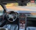 Синий Мерседес Е-Класс, объемом двигателя 2.8 л и пробегом 362 тыс. км за 3600 $, фото 15 на Automoto.ua