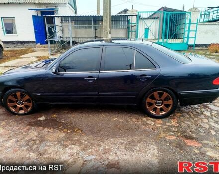 Синий Мерседес Е-Класс, объемом двигателя 2 л и пробегом 300 тыс. км за 3700 $, фото 6 на Automoto.ua