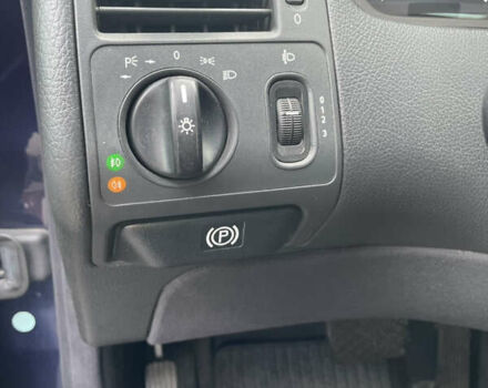 Синий Мерседес Е-Класс, объемом двигателя 2.2 л и пробегом 314 тыс. км за 4999 $, фото 20 на Automoto.ua