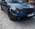 Синий Мерседес Е-Класс, объемом двигателя 3.2 л и пробегом 471 тыс. км за 4800 $, фото 2 на Automoto.ua