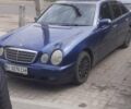 Синий Мерседес Е-Класс, объемом двигателя 2.4 л и пробегом 300 тыс. км за 4500 $, фото 3 на Automoto.ua