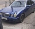 Синий Мерседес Е-Класс, объемом двигателя 2.4 л и пробегом 300 тыс. км за 4500 $, фото 7 на Automoto.ua