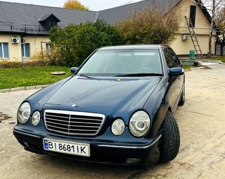 Синий Мерседес Е-Класс, объемом двигателя 2.1 л и пробегом 390 тыс. км за 5000 $, фото 1 на Automoto.ua