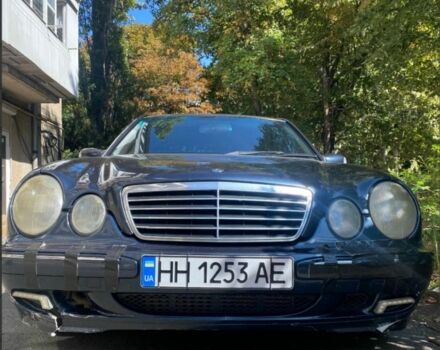 Синий Мерседес Е-Класс, объемом двигателя 2.1 л и пробегом 410 тыс. км за 3800 $, фото 1 на Automoto.ua