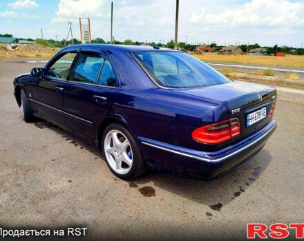 Синий Мерседес Е-Класс, объемом двигателя 4.3 л и пробегом 0 тыс. км за 4400 $, фото 3 на Automoto.ua