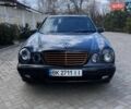 Синий Мерседес Е-Класс, объемом двигателя 3.2 л и пробегом 471 тыс. км за 5000 $, фото 1 на Automoto.ua