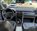Синий Мерседес Е-Класс, объемом двигателя 3.2 л и пробегом 288 тыс. км за 4100 $, фото 20 на Automoto.ua