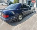 Синий Мерседес Е-Класс, объемом двигателя 2.2 л и пробегом 370 тыс. км за 3700 $, фото 10 на Automoto.ua