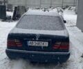 Синий Мерседес Е-Класс, объемом двигателя 2 л и пробегом 408 тыс. км за 3000 $, фото 8 на Automoto.ua