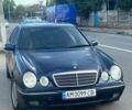 Синий Мерседес Е-Класс, объемом двигателя 2.69 л и пробегом 320 тыс. км за 5700 $, фото 4 на Automoto.ua