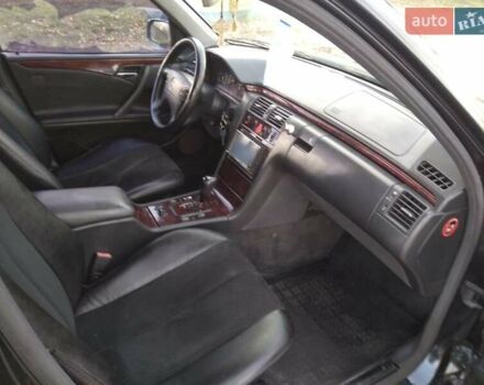 Синий Мерседес Е-Класс, объемом двигателя 2 л и пробегом 480 тыс. км за 3700 $, фото 16 на Automoto.ua