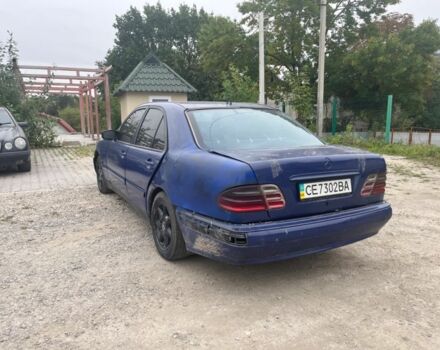 Синий Мерседес Е-Класс, объемом двигателя 2.2 л и пробегом 365 тыс. км за 1900 $, фото 5 на Automoto.ua