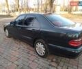 Синий Мерседес Е-Класс, объемом двигателя 2 л и пробегом 480 тыс. км за 3700 $, фото 5 на Automoto.ua