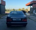 Синій Мерседес Е-Клас, об'ємом двигуна 3.2 л та пробігом 365 тис. км за 4500 $, фото 5 на Automoto.ua
