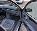 Синий Мерседес Е-Класс, объемом двигателя 3.2 л и пробегом 288 тыс. км за 4700 $, фото 17 на Automoto.ua