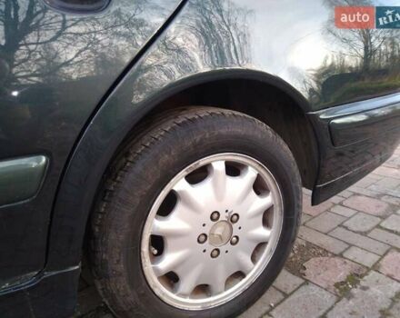 Синий Мерседес Е-Класс, объемом двигателя 2 л и пробегом 480 тыс. км за 3700 $, фото 13 на Automoto.ua