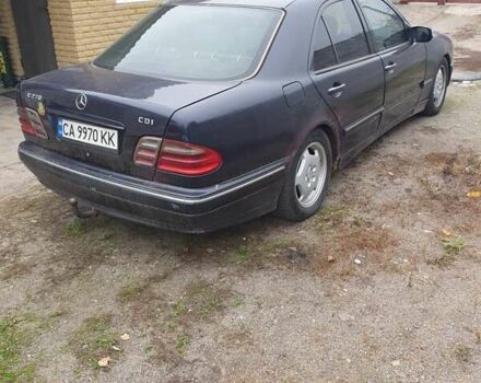 Синий Мерседес Е-Класс, объемом двигателя 2.69 л и пробегом 510 тыс. км за 3200 $, фото 2 на Automoto.ua