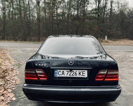 Синий Мерседес Е-Класс, объемом двигателя 2.4 л и пробегом 370 тыс. км за 3700 $, фото 2 на Automoto.ua