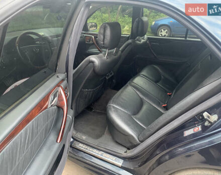 Синій Мерседес Е-Клас, об'ємом двигуна 3.2 л та пробігом 311 тис. км за 4500 $, фото 7 на Automoto.ua