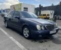 Синий Мерседес Е-Класс, объемом двигателя 2.2 л и пробегом 326 тыс. км за 4300 $, фото 1 на Automoto.ua