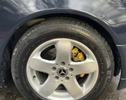 Синий Мерседес Е-Класс, объемом двигателя 2.4 л и пробегом 370 тыс. км за 3700 $, фото 5 на Automoto.ua