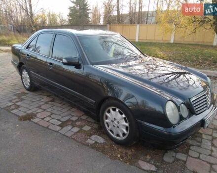 Синий Мерседес Е-Класс, объемом двигателя 2 л и пробегом 480 тыс. км за 3700 $, фото 4 на Automoto.ua
