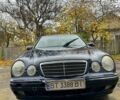 Синий Мерседес Е-Класс, объемом двигателя 4.3 л и пробегом 288 тыс. км за 1850 $, фото 1 на Automoto.ua