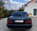 Синий Мерседес Е-Класс, объемом двигателя 3.2 л и пробегом 471 тыс. км за 4800 $, фото 8 на Automoto.ua