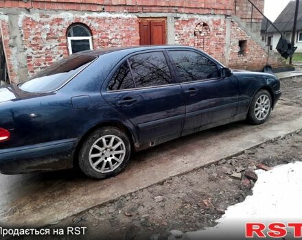 Синий Мерседес Е-Класс, объемом двигателя 2.4 л и пробегом 272 тыс. км за 3200 $, фото 1 на Automoto.ua