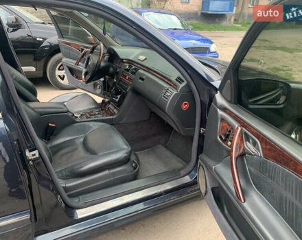 Синій Мерседес Е-Клас, об'ємом двигуна 3.2 л та пробігом 311 тис. км за 4500 $, фото 8 на Automoto.ua