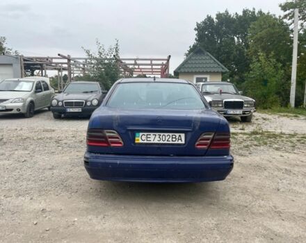 Синий Мерседес Е-Класс, объемом двигателя 2.2 л и пробегом 365 тыс. км за 1900 $, фото 4 на Automoto.ua