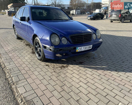 Синий Мерседес Е-Класс, объемом двигателя 2.2 л и пробегом 400 тыс. км за 1300 $, фото 3 на Automoto.ua