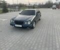 Синий Мерседес Е-Класс, объемом двигателя 3.2 л и пробегом 370 тыс. км за 3100 $, фото 1 на Automoto.ua